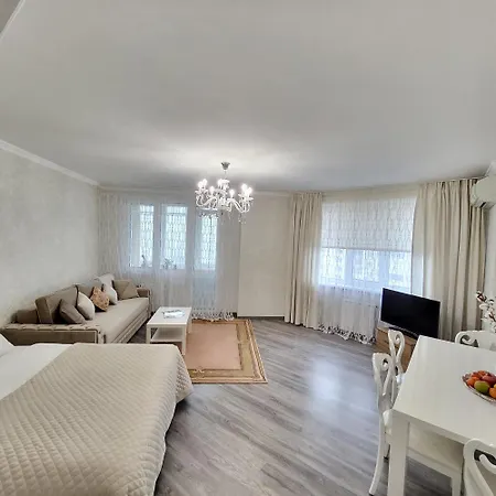 On Hryshka Street Apartment Kyiv